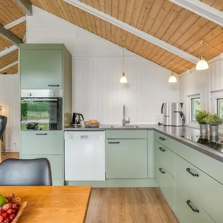 Maini - 350m From The Sea By Interhome