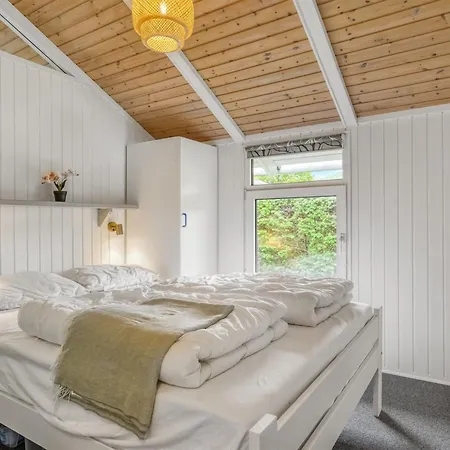 Maini - 350m From The Sea By Interhome