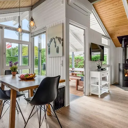 Maini - 350m From The Sea By Interhome